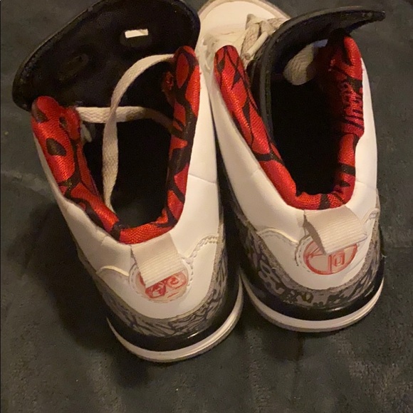 Jordan’s - Picture 4 of 4